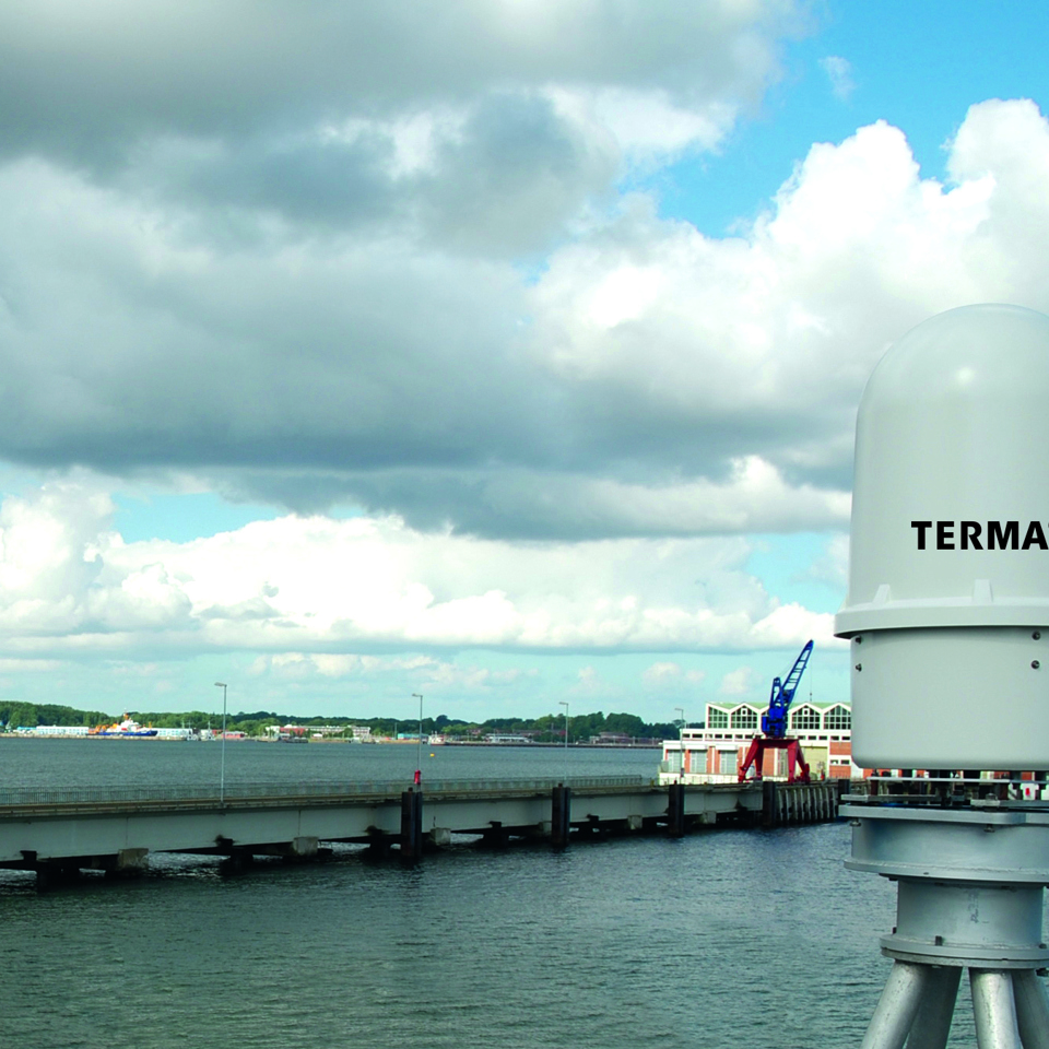 Terma SCANTER 1002 radar at the harbour.